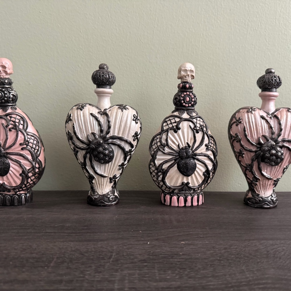 Pink and Black Spider Design Decorative Bottles Halloween Decor 4 pieces - Picture 5 of 5
